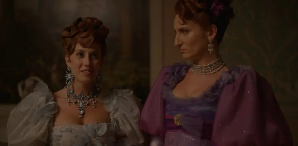 Philipa Featherington and Prudence Featherington in Bridgerton Season 3, Episode 2