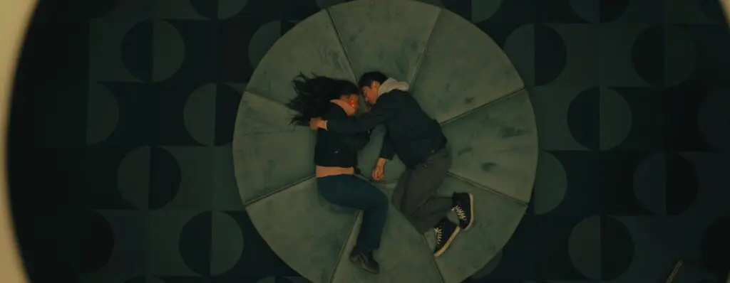 Jennifer and Ben in The Umbrella Academy Season 4, Episode 5