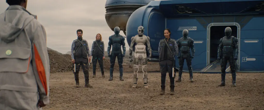 David Reale, Afton Rentz, Alexander Skarsgård and Amanda Brugel in Murderbot