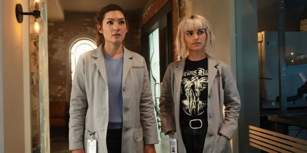 Inga Schlingmann and Eve Harlow in Watson Season 2