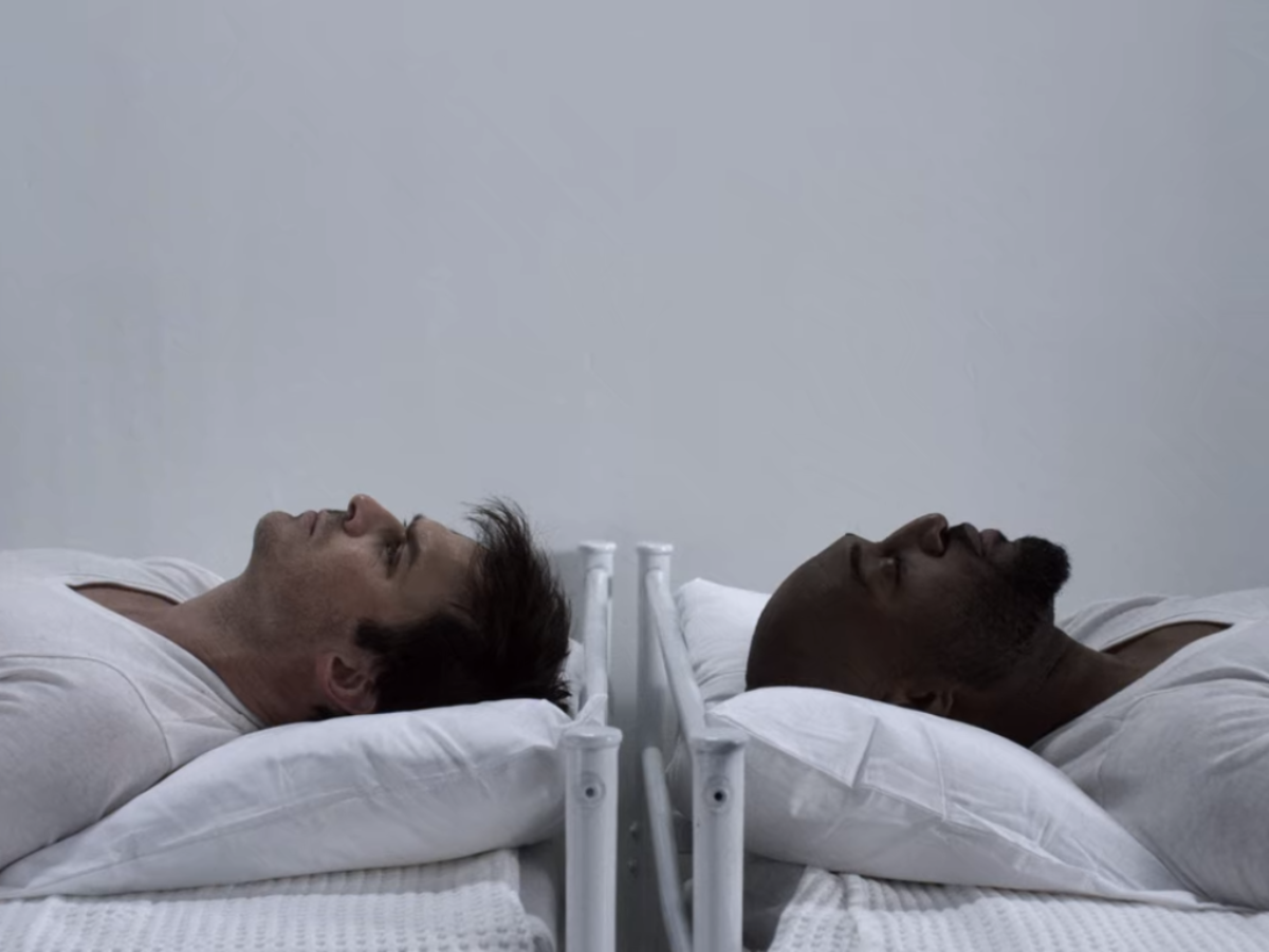 V Wars Netflix Season 1 Episode 1 Recap Down With The Sickness