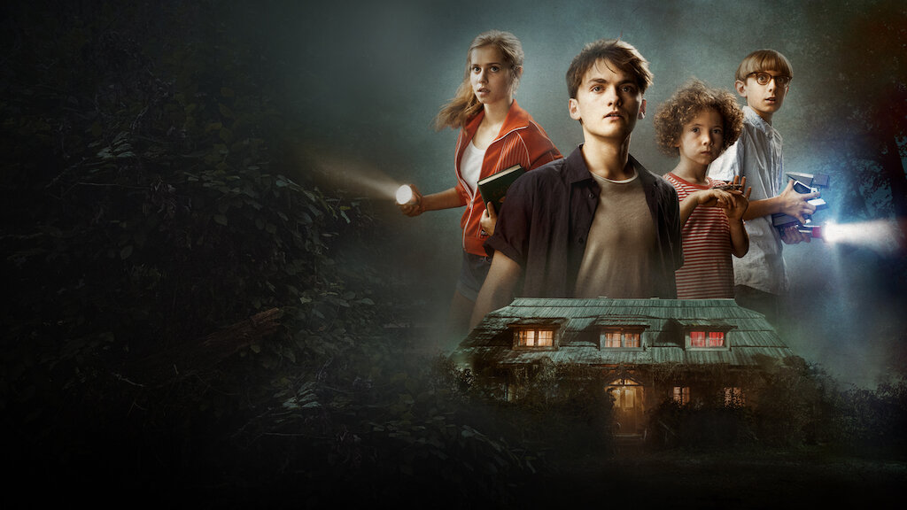 The Strange House (2021) review - a teen mystery that slowly loses its legs