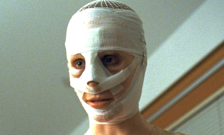 Goodnight Mommy' Review: Naomi Watts Has Twin Trouble