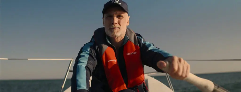 Scott rowing on Atlantic Ocean in Trying Season 4 Episode 8