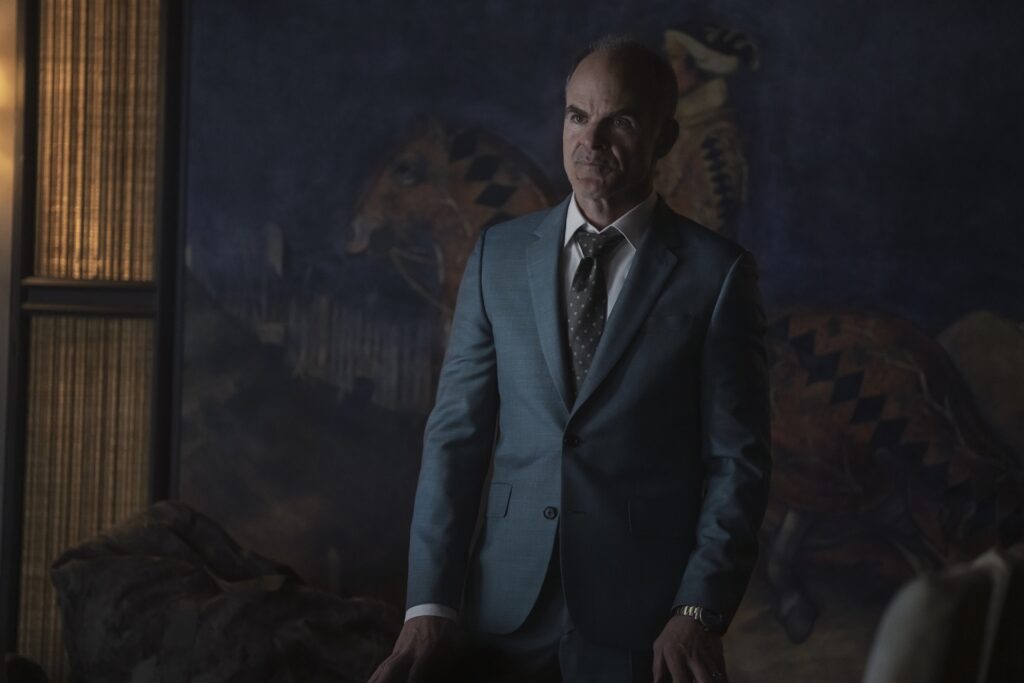 Michael Kelly in The Penguinq