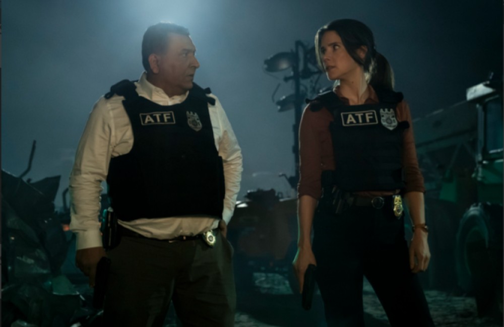 Roberto Montesinos (Guillermo Villanueva), Sonya Cassidy (Susan Duffy) in Reacher Season 3