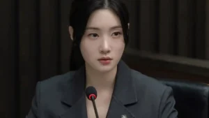 Jung Chae-yeon in Beyond the Bar