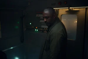 Idris Elba in Hijack Season 2