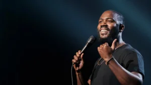 Mo Gilligan: In the Moment Key Art