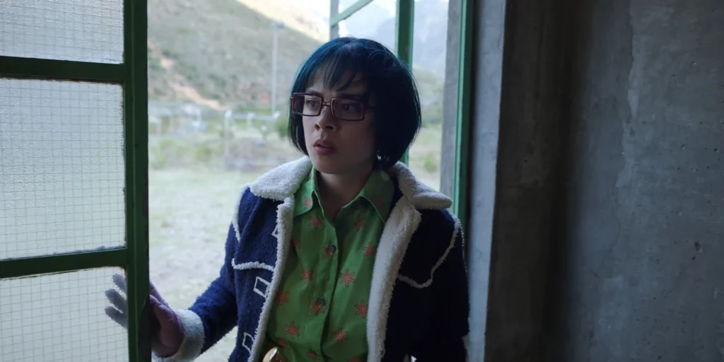 Julia Rehwald as Tashigi in season 2 of One Piece.