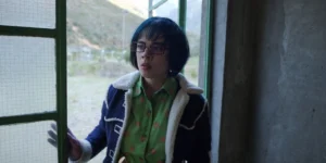 Julia Rehwald as Tashigi in season 2 of One Piece.